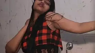 Horny desi strip nude bath video