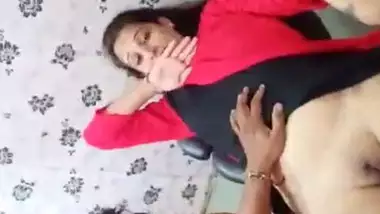 Beauty Parlour pussy licking video