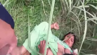 Hot Desi slut outdoor sex with local guys exposed online