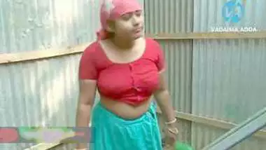 Desi village bhabi spy bath video