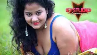 Desi cute village wife hot photshoot