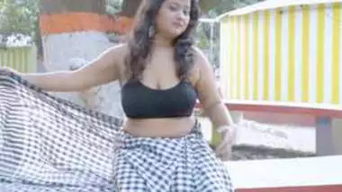 Desi village boudi big boobs photoshoot