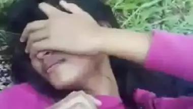 Dost ke bahan ki geeli geeli fuddi chodte hue mastram bf