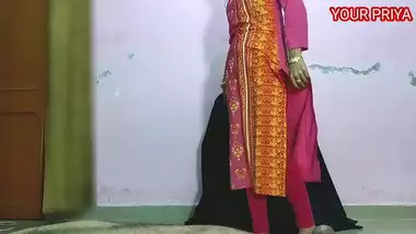 Neighbor ki natkhat bibi ko raat mai chodte hue desi bf