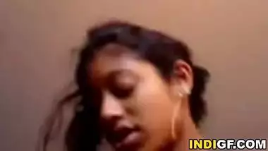 Punjabi kamsin girl ki bur chudai ka free desi porn video