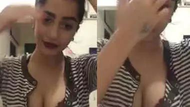 cute desi babe with sexy clevage chatting to fans