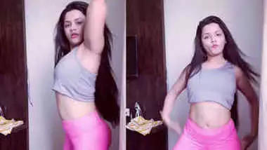 voluptoud curvy busty desi babe dancing