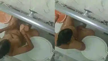 Desi bhabhi nude bathing in bathroom recording by spy cam