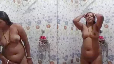 desi aunt bathroom nude clip