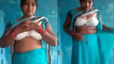 desi saree bhabhi open her saree ready for fucking