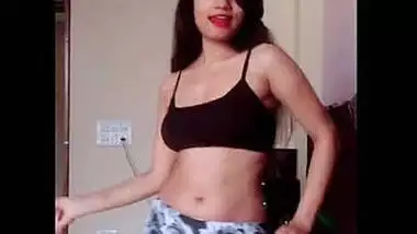 Hot delhi college babe tina bhati erotic saggy navel show in black bra