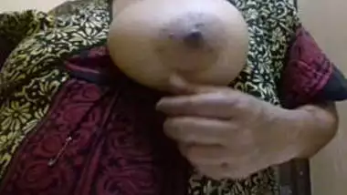 Desi mom self records her boob press for her bf..son gets this video from her mobile