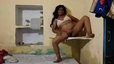 Desi randi bhabhi remove cloth and dancing in nude