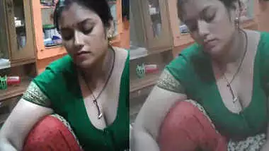 Sexy Aunty Huge Boobs and Cleavage