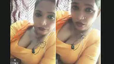 desi aunty clevage show