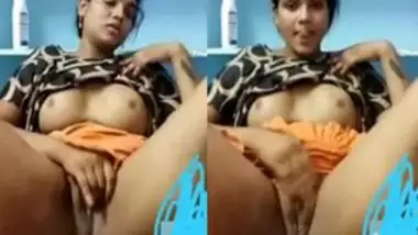 Sexy Desi Girl Showing Boobs and pussy On Video Call