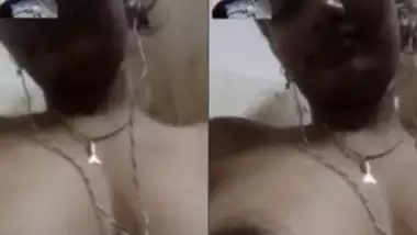 Tamil Girl Showing Her Boobs on Video Call With Clearl Tamil Talk