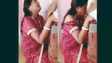 Indian aunty in red saree giving the best blowjob to hubby