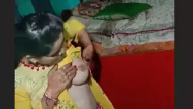 Desi Cute Babe Boobs Flashing