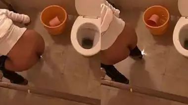 Rishika bhabhi recorder while peeing by hidden cam