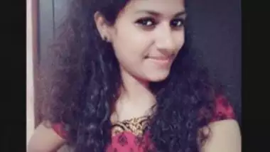 Sexy Tamil Girl Showing Her Boobs