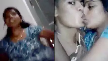 Desi Hot Bhabi Lifting Nighty and Showing Pussy and Kiss by Lover