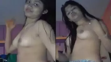 Cute desi girl boob show