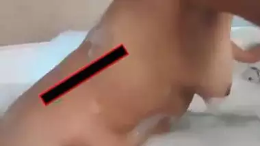 Desi wife fucking in bathtub