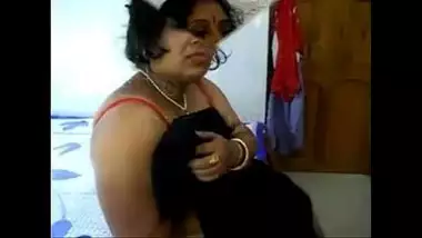 Sautele bete ne apni stepmom se hardcore incest fuck kiya