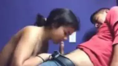 My desi girlfriend sucks my Lund deep inside her mouth