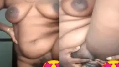 Horny Tamil Bhabi Showing Nude Body on Video Call