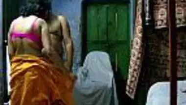 Indian porn video of saree desi bhabhi hot blowjob masti