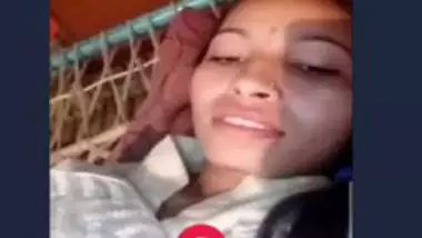 Desi girl fingering pussy selfie cam video