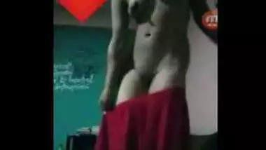 Desi village girl show her boob and pussy