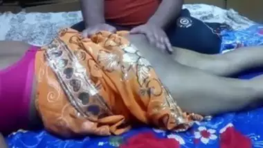 Ghar Ke Naukar Se Maa Beti Dono Chud Gaiy