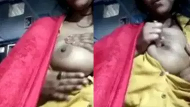 Cute Desi Girl Showing Boobs