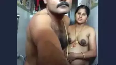 Desi hot couple romance in bathroom