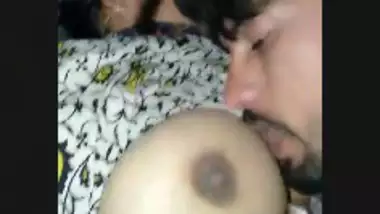 Chubby Paki Bhabi Boobs Show