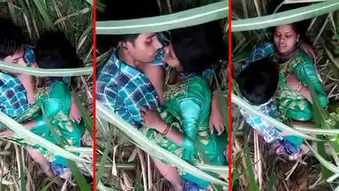 Desi cheating wife gets outdoor sex! Caught by a ananist - voyeur