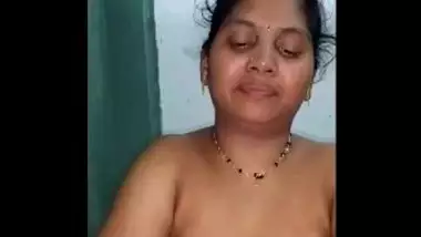 Teaching Handjob To Telugu Aunty