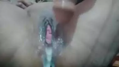 Unsatisfied Horny Bhabi Masturbating