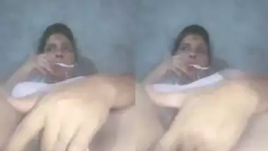 Horny Punjabi Girl Masturbating with clear talk on Phone