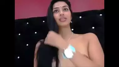 Hot girl from Indian doing a naked dance