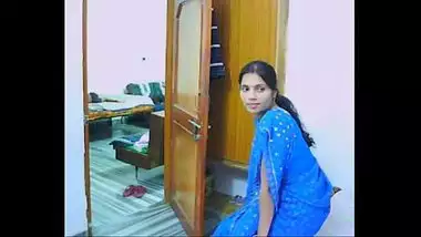 Boobs squeezing and finger fucking hot bhabhi