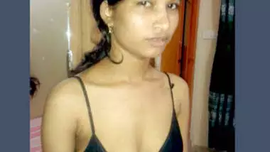 Desi cute teen open her dress