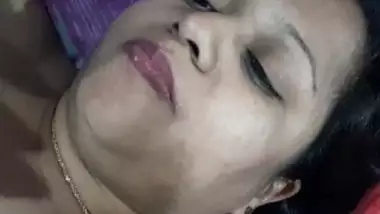 Desi boudi sucking lover cock