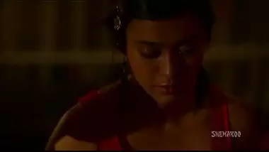 Nipple slip of Shayani Gupta during a sex scene