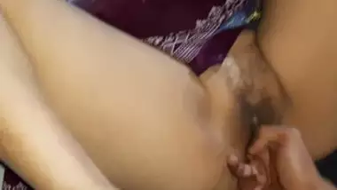 Desi wife pussy fingering her husband