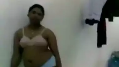 Busty figure bhabhi’s sex scandal MMS