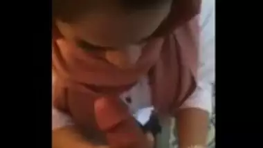 Sexy hijab babe hot blowjob to lover